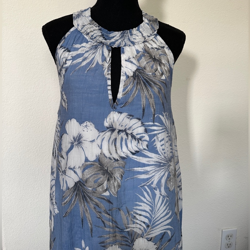 Mlle Gabrielle Elegant Blue Floral Maxi Dress - Picture 5 of 6